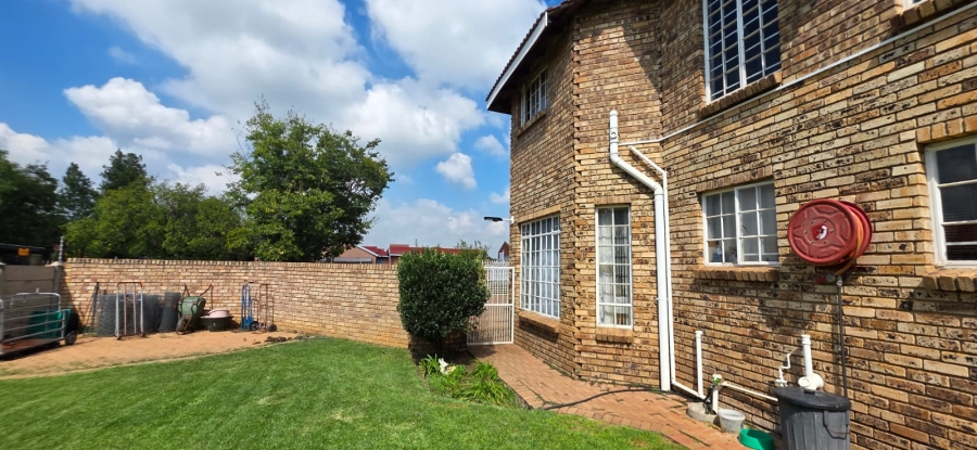 4 Bedroom Property for Sale in Miederpark North West